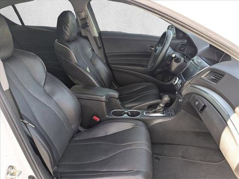 Certified 2020 Acura ILX w/ Premium Package image 17