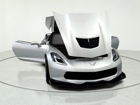 Used 2015 Chevrolet Corvette Z06 w/ 3LZ Preferred Equipment Group RWD image 15