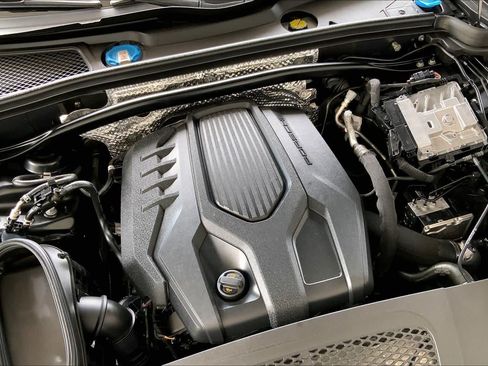 Used 2022 Porsche Macan AWD/4WD image 31