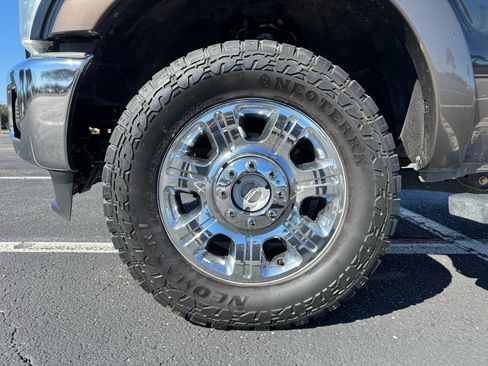 Used 2015 Ford F250 Lariat w/ Chrome Package image 11