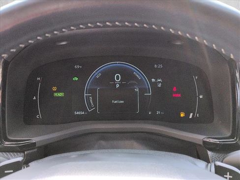 Used 2025 Toyota Camry SE FWD image 11
