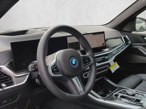 New 2026 BMW X5 xDrive50e w/ M Sport Package AWD/4WD image 3