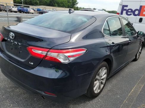 Used 2020 Toyota Camry LE FWD image 3