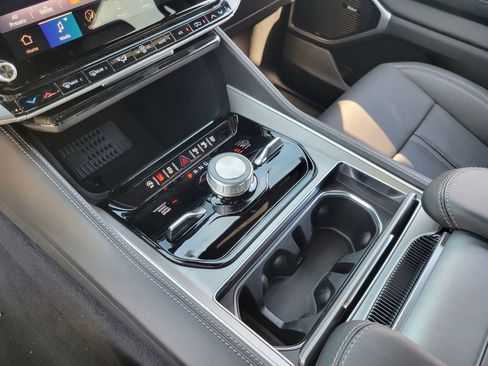 New 2026 Jeep Grand Wagoneer Limited AWD/4WD image 13