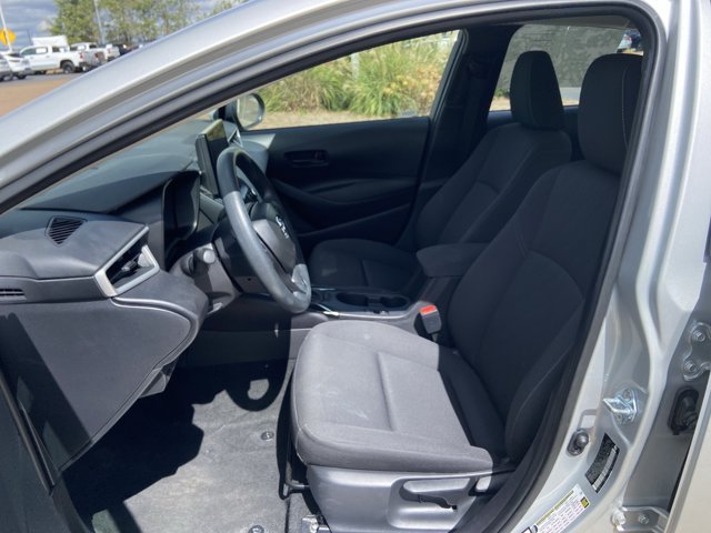 Used 2025 Toyota Corolla LE FWD image 14