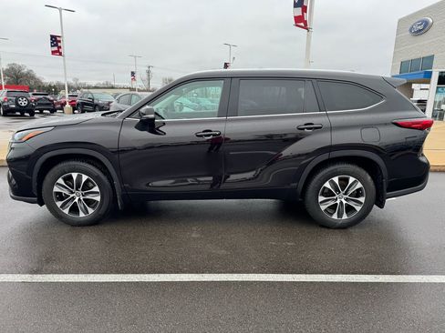 Used 2022 Toyota Highlander XLE image 5