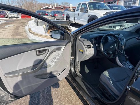 Used 2013 Hyundai Elantra Limited image 9
