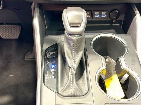 Certified 2025 Toyota Highlander XLE FWD image 17