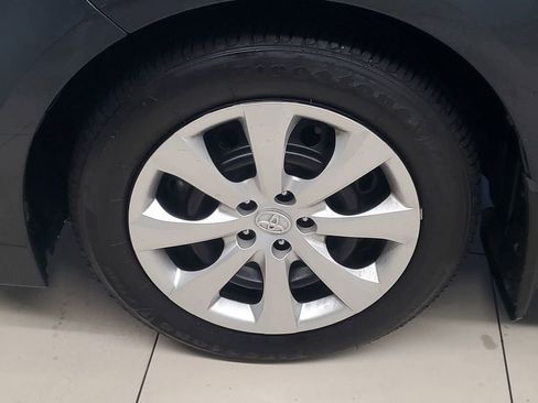 Used 2025 Toyota Corolla LE image 4