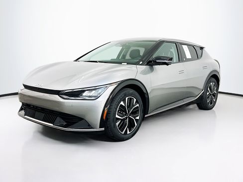 Used 2023 Kia EV6 Wind w/ Wind Technology Package AWD/4WD image 3
