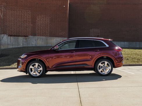 Certified 2025 Audi Q5 Premium Plus w/ Premium Plus image 6