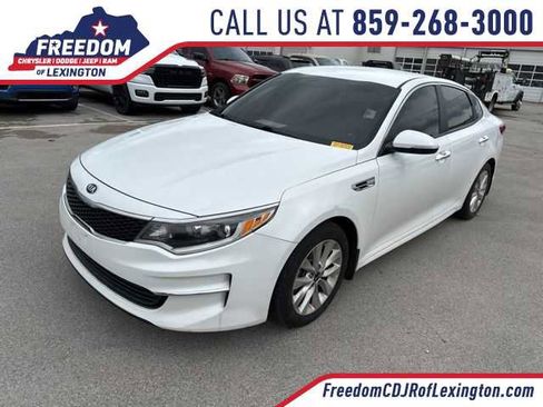 Used 2018 Kia Optima LX w/ 17" Alloy Wheels Package FWD image 1