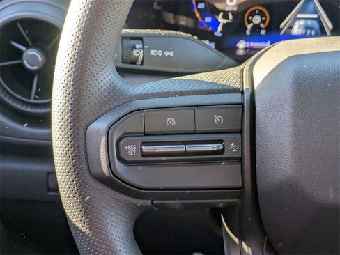 Used 2025 Chevrolet Colorado W/T image 17