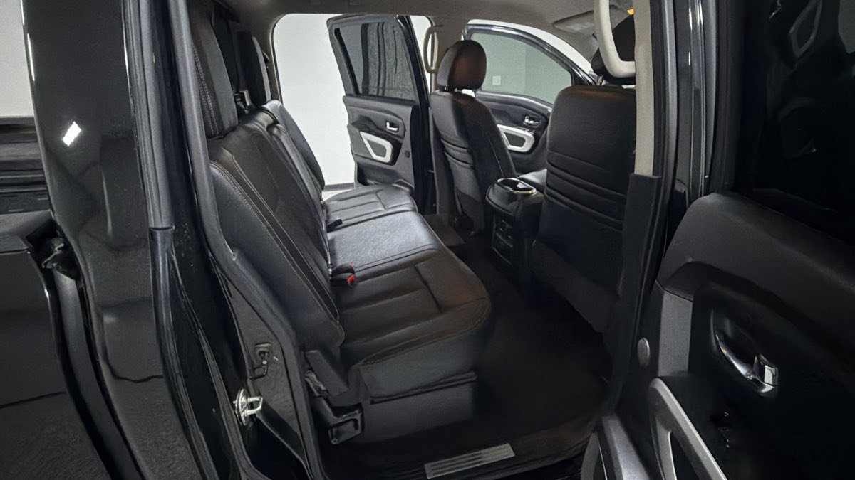 Used 2018 Nissan Titan SL w/ Texas Titan Edition AWD/4WD image 27