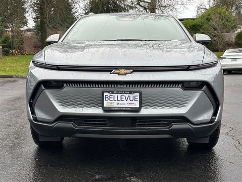 New 2026 Chevrolet Equinox EV LT image 8