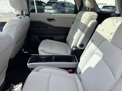 New 2026 Nissan Pathfinder SL w/ SL Premium Package image 30