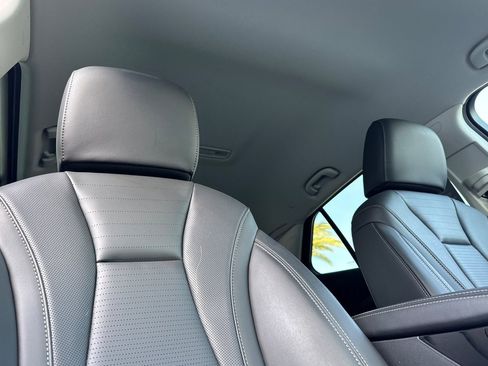 Certified 2025 Buick Envision Preferred image 18