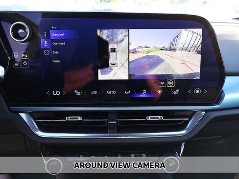 Used 2024 Chevrolet Equinox EV LT w/ LPO, Active Package image 5