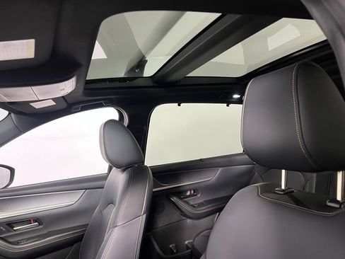 Used 2025 MAZDA CX-70 3.3 Turbo w/ Premium Plus Pkg image 25