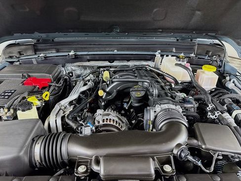 Used 2025 Jeep Gladiator Rubicon image 35