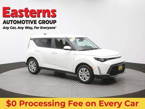 Used 2025 Kia Soul LX FWD image 48