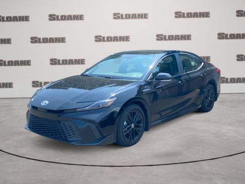 Used 2025 Toyota Camry SE w/ Convenience Package FWD image 1