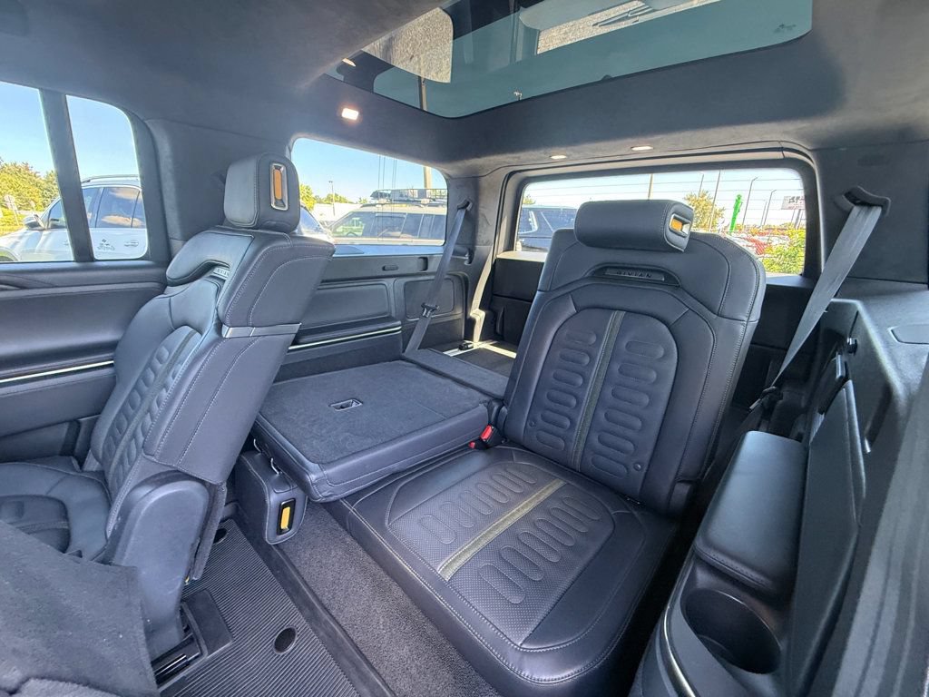 Used 2022 Rivian R1S Launch Edition Quad AWD/4WD image 25