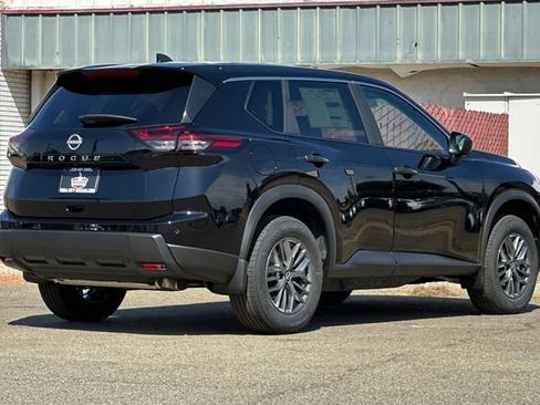 New 2026 Nissan Rogue S image 4