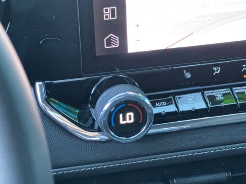 Used 2026 Chevrolet Colorado LT image 29