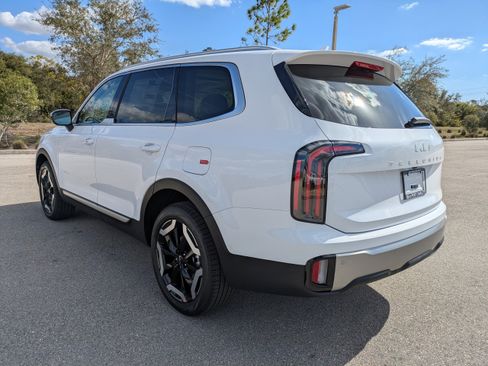 New 2025 Kia Telluride EX w/ EX Captain's Chair Package image 7