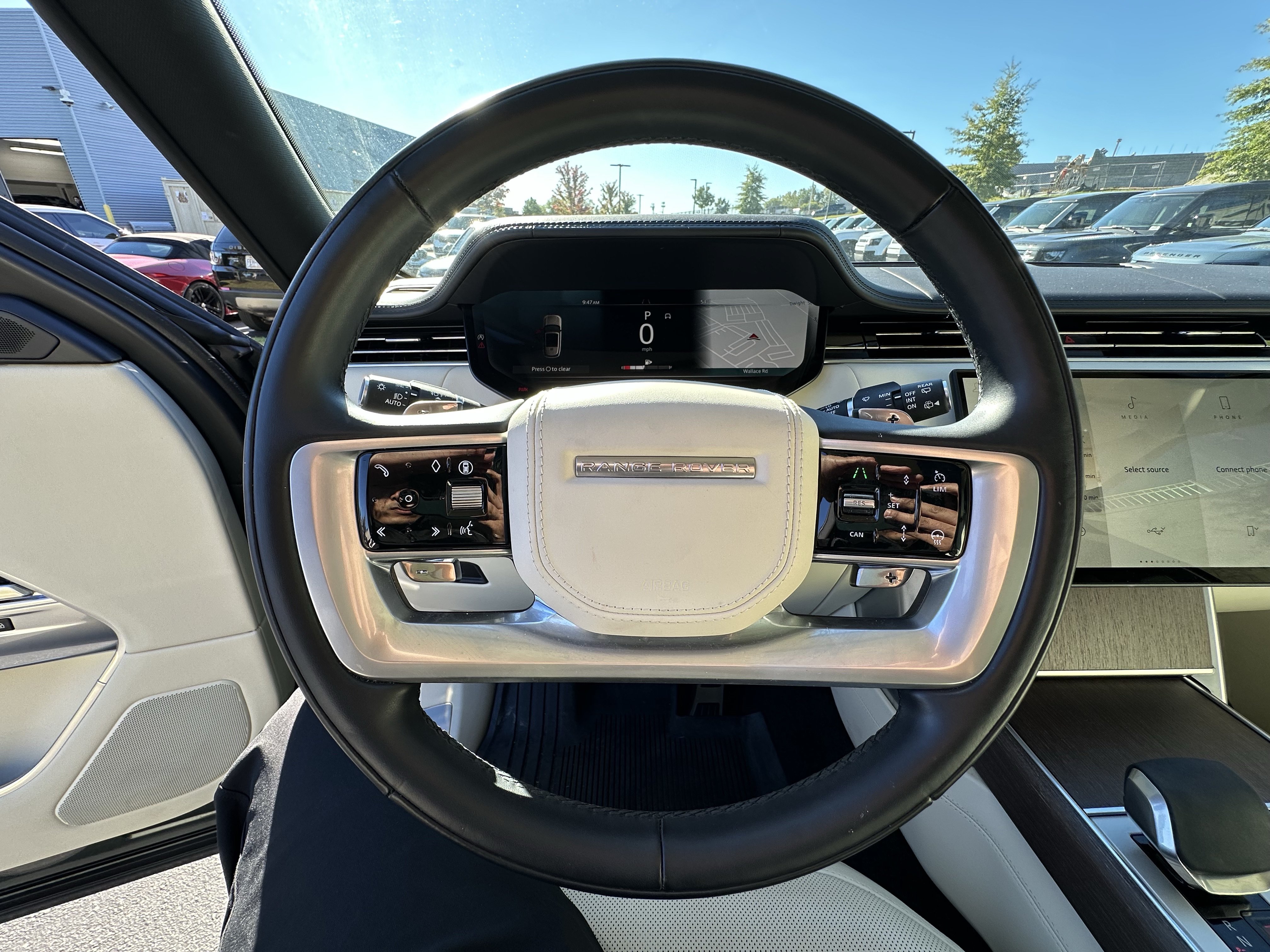 Used 2024 Land Rover Range Rover Long Wheelbase SE AWD/4WD image 19