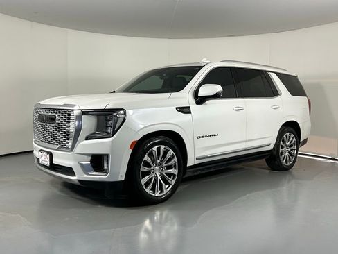 Used 2024 GMC Yukon Denali w/ Denali Reserve Package AWD/4WD image 3