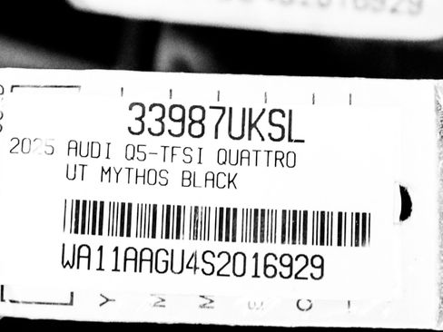 Certified 2025 Audi Q5 Premium w/ Convenience Package image 32