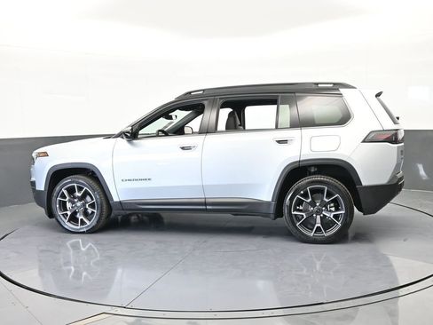 New 2026 Jeep Cherokee Overland image 3