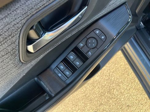 Used 2023 Nissan Rogue SV image 14