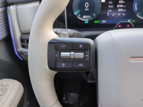 Certified 2025 Hyundai Santa Fe Limited FWD image 22