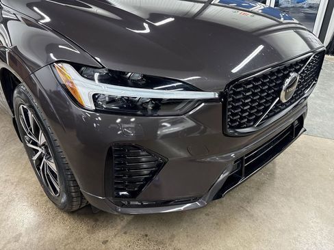 Used 2024 Volvo XC60 B5 Core w/ Climate Package image 18