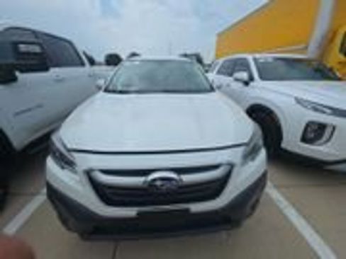 Used 2021 Subaru Outback Premium AWD/4WD image 3