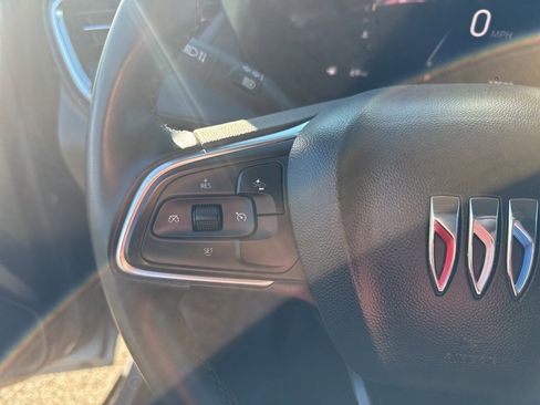 Used 2024 Buick Encore GX Sport Touring image 17