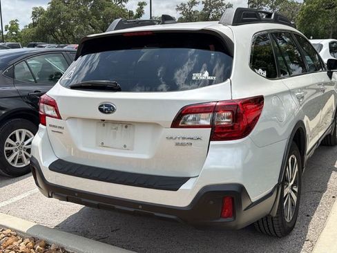 Used 2018 Subaru Outback 3.6R Limited AWD/4WD image 6