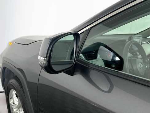 Used 2021 Toyota RAV4 XLE FWD image 15