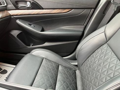 Used 2016 Nissan Maxima Platinum FWD image 37