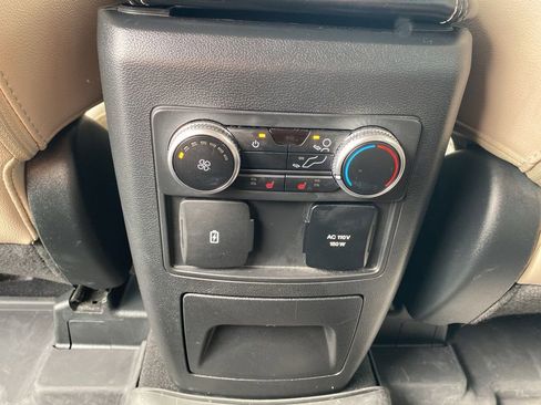 Used 2023 Ford Explorer Limited w/ Limited Technology Package RWD image 37