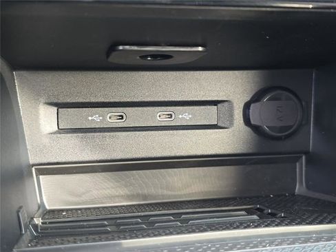 New 2026 Volkswagen Taos SE FWD image 17