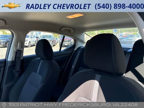 Used 2025 Nissan Sentra SV FWD image 2