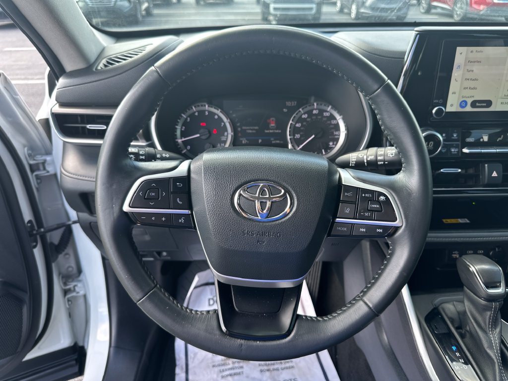 Used 2023 Toyota Highlander XLE FWD image 17