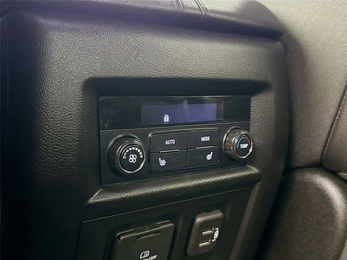 Used 2022 Chevrolet Traverse High Country AWD/4WD image 28