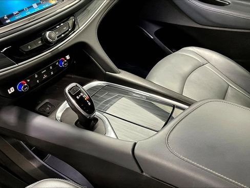 Used 2019 Buick Enclave Essence image 17
