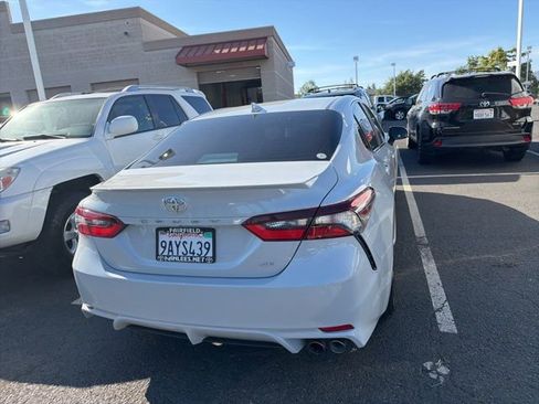 Used 2022 Toyota Camry SE FWD image 9