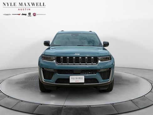New 2026 Jeep Grand Cherokee L Limited RWD image 18